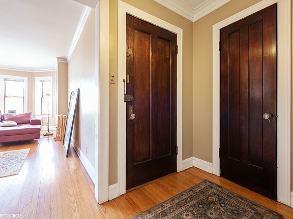 3rd image of 5722 N Artesian Ave