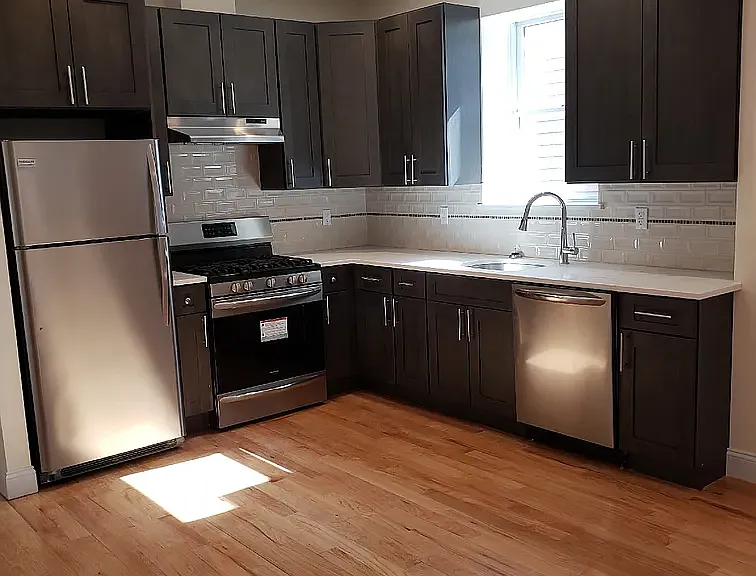 121 Bay 23rd St #3 — Photo 2