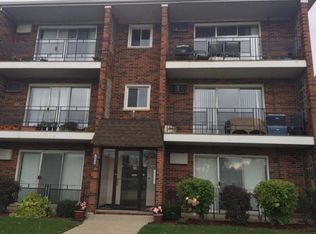 10610 Central Ave APT 3B, Chicago Ridge, IL 60415