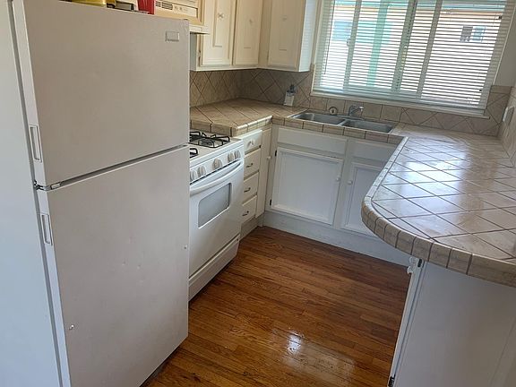 2nd image of 1125 Monterey Ave #10