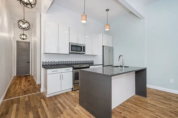 Rented by Bold New York | media 17