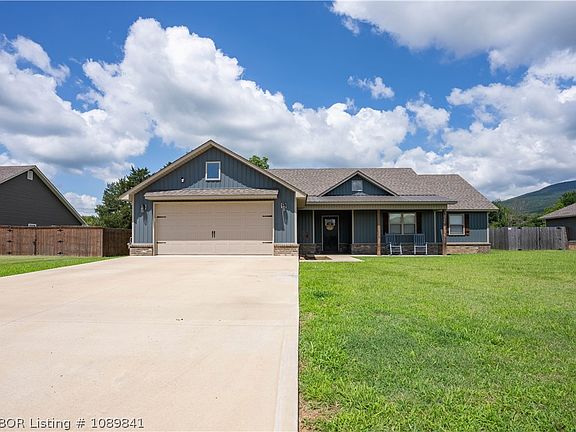 3rd image of 23795 Cobblestone Dr