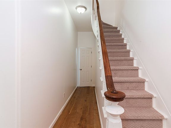 2nd image of 25 Waverly St