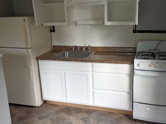 5th image of 5206 Montgomery Rd APT 8