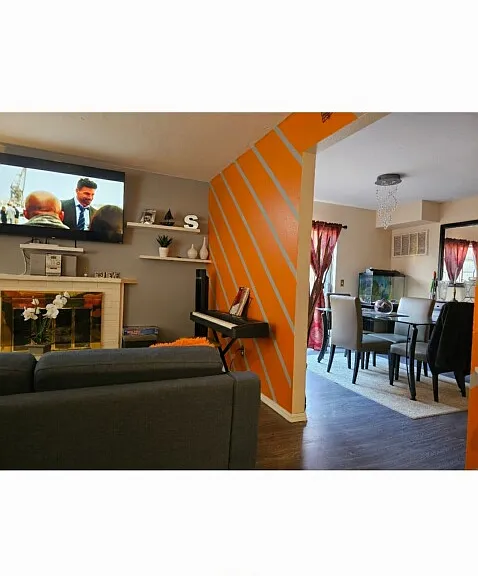 8717 N Roxbury Blvd — Photo 1