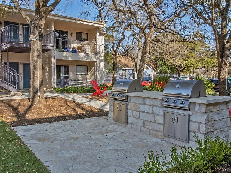 Old South Austin Apartments — Photo 12