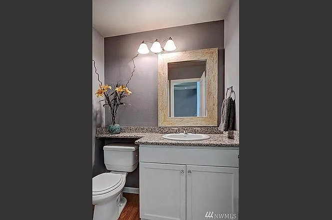 440 Tacoma Ave NE — Photo 8