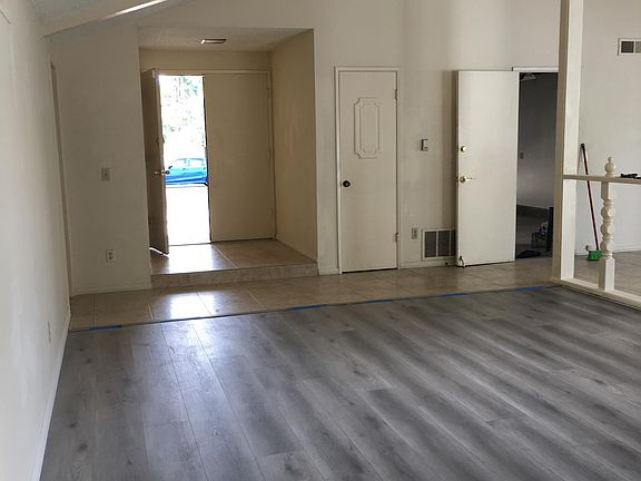 4th image of 506 W Columbine Ave