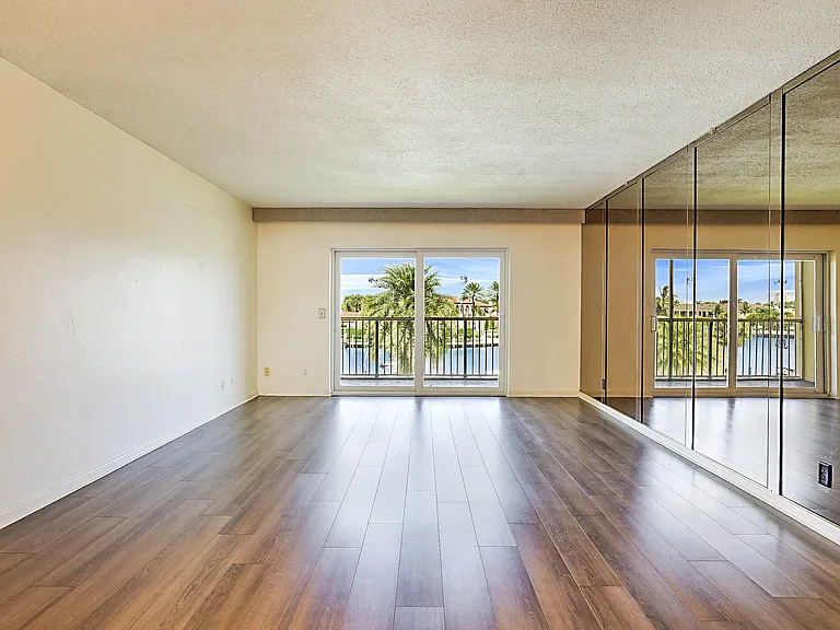 230 N Federal Hwy #305 — Photo 5