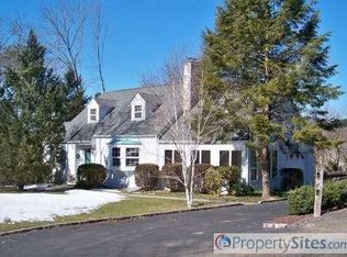 898 Valley Rd, Gillette, NJ 07933