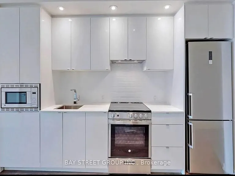 49 E Liberty St #2006 — Photo 5