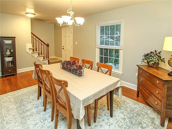 5th image of 7640 Winterset Dr