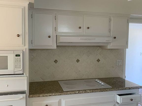 5th image of 391 Linares Ave