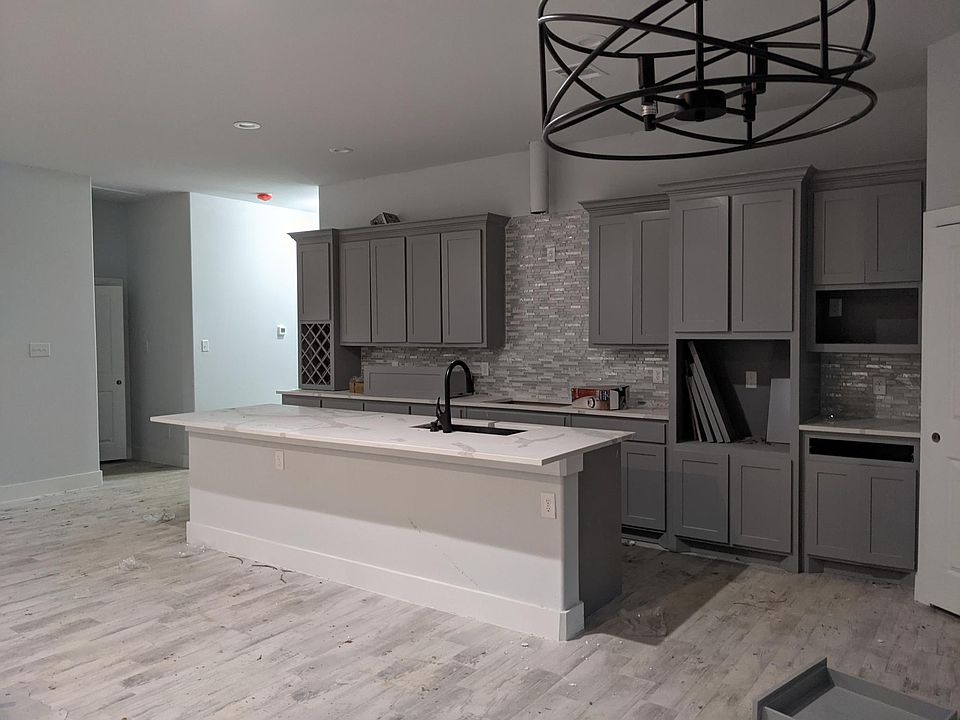 1st image of 212 Cotton Dr