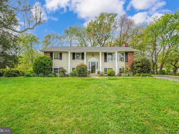 2509 Stirrup Ln, Alexandria, VA 22308