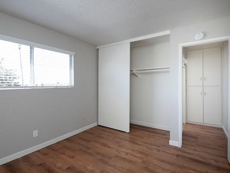 Paloma Apartments — Photo 23