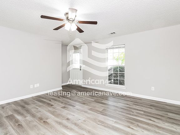 1453_002_living_room_12844975.jpg