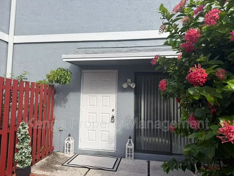 2 bed, 1.5 bath, 864 sqft, $1,900 — Photo 1