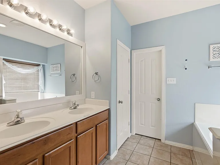 14127 Austin Hollow Ct — Photo 21