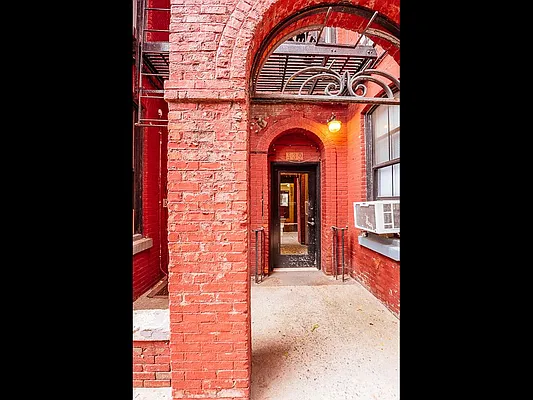 Sold by Elite Connect Real Estate | media 2