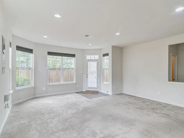 42292 Shoover Sq — Photo 19