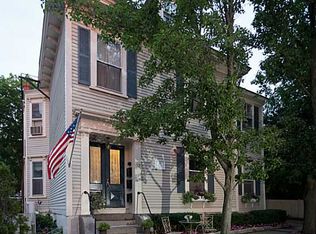 32 School St APT 5, Newport, RI 02840