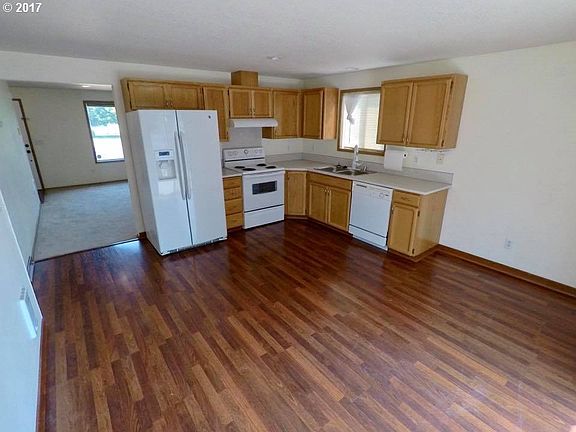 4th image of 17015 NE 19th St