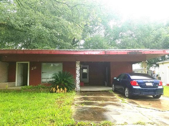 2nd image of 211 Monterey St