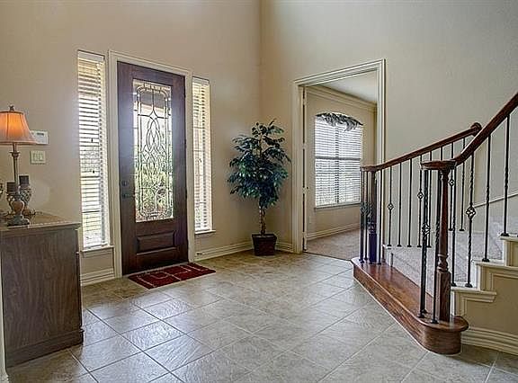 2nd image of 393 Vista Park Dr