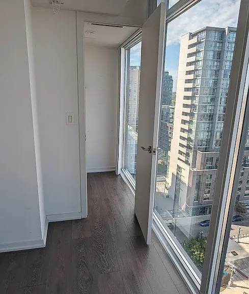36 Lisgar St #1700 — Photo 7