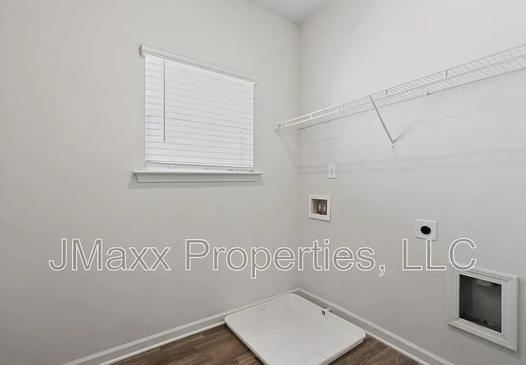 185 Madison Bnd — Photo 14
