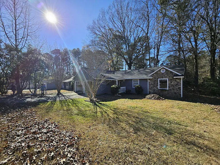 300 Martin Dr — Photo 5
