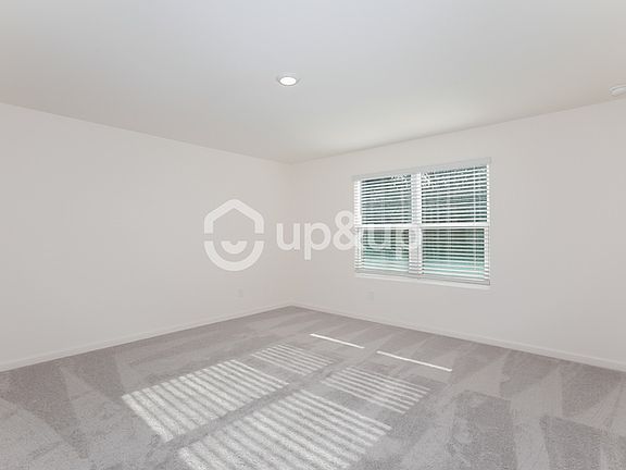4th image of 110 Rydal Way