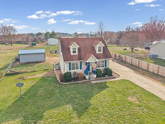 3rd image of 5483 Roaring Springs Rd