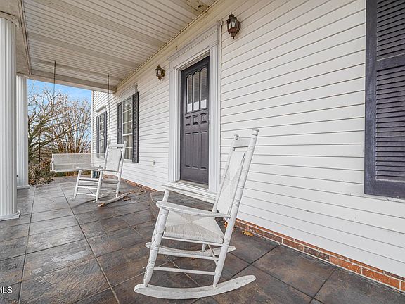 5th image of 5034 Country Dr