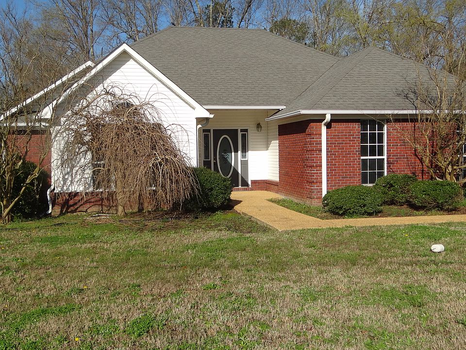 1st image of 100 Oakleigh Dr
