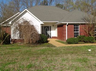 100 Oakleigh Dr, Booneville, MS 38829