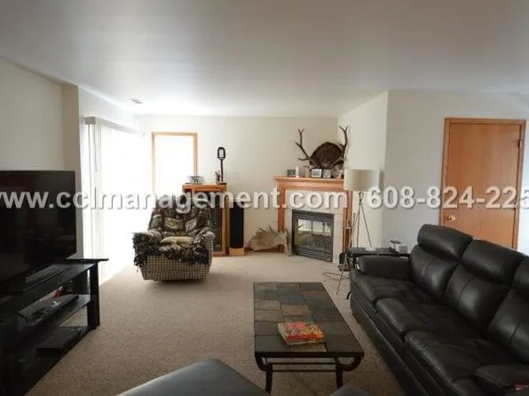 273 Meadowside Dr, Verona, WI 53593