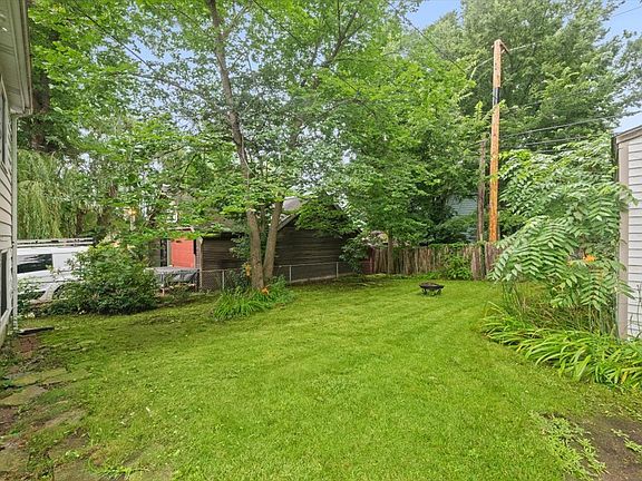 3rd image of 1235 Leon Pl