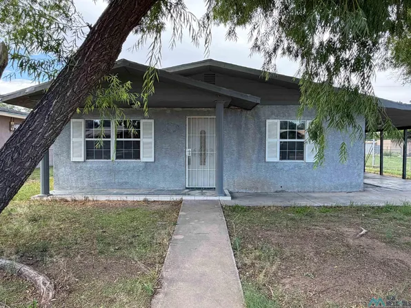 633 Apple St, Roswell, NM 88201