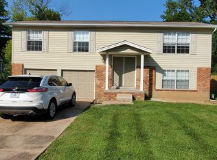 35 Westwood Estates Dr, Saint Peters, MO 63376