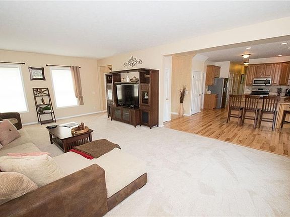 5th image of 68 Rockwell Dr