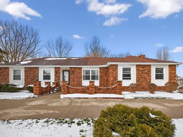 502 Oak Park Blvd, Cedar Falls, IA 50613