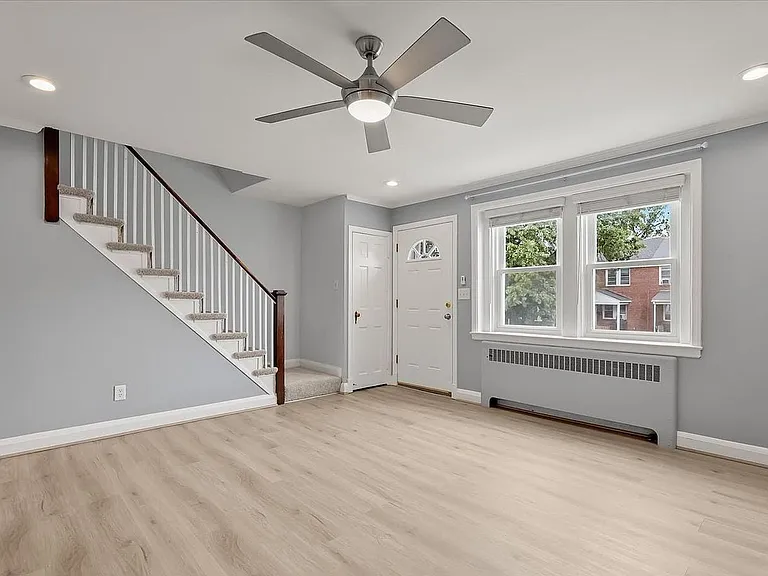 8 Enjay Ave — Photo 8