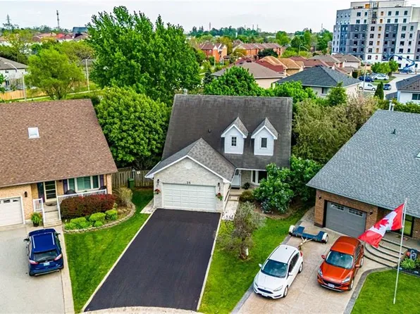 39 Lancer Ct, Hamilton, ON L9B 2B2