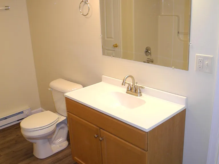 35 S Potomac St #4 — Photo 8