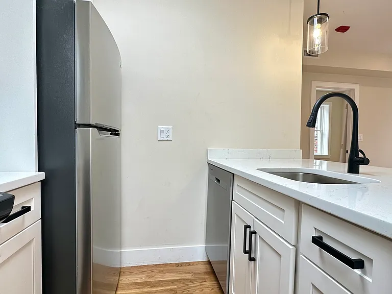 64 N Margin St #5 — Photo 16