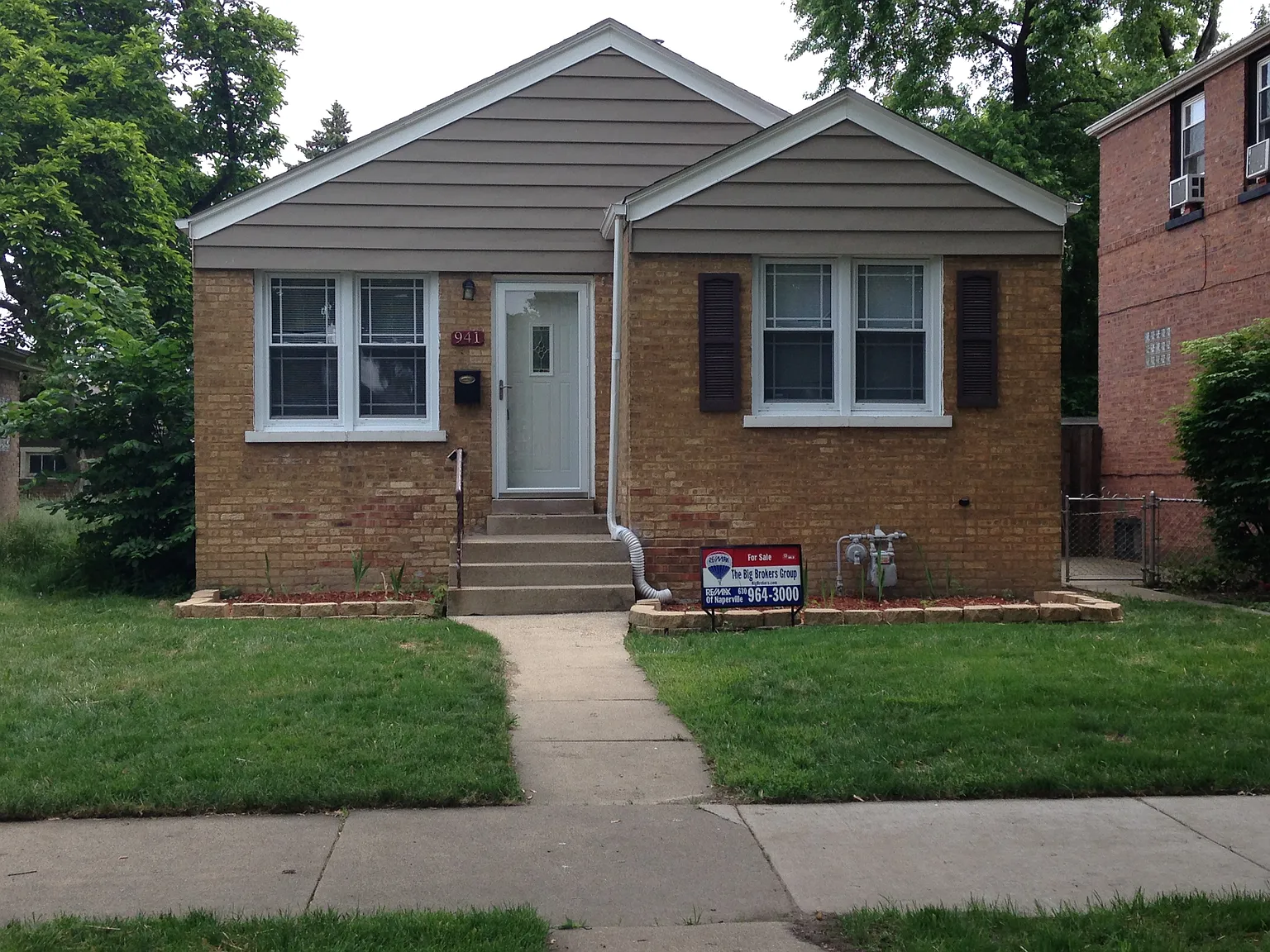 941 Marshall Ave photo 1