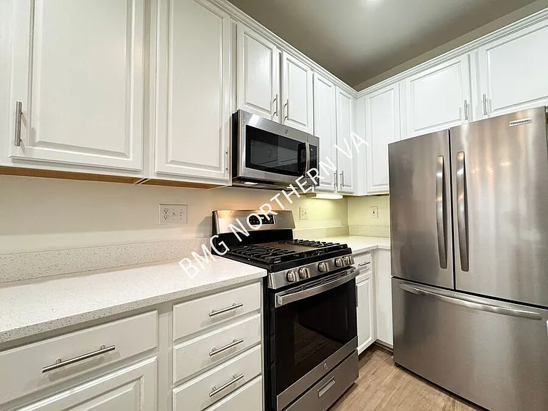 9508 Walker Way — Photo 6