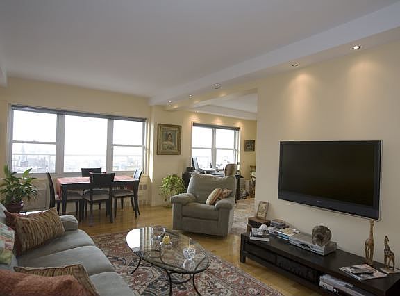 4th image of 10 Plaza St E APT 15C